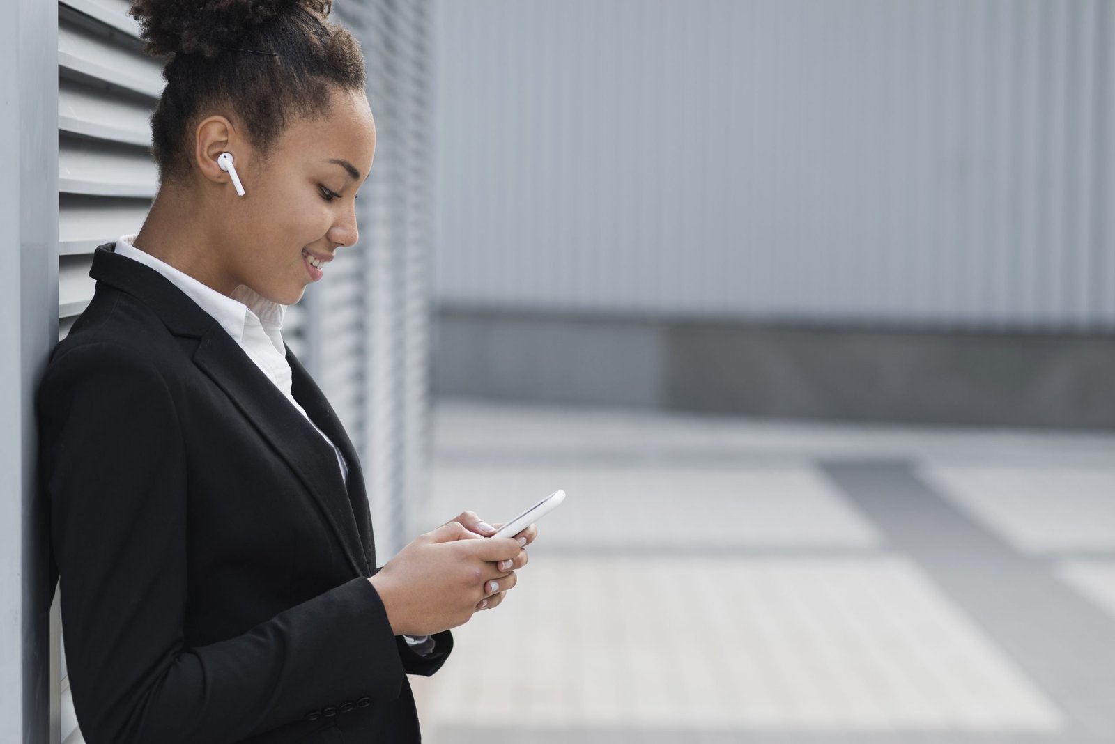 Improve customer service with a court chatbot